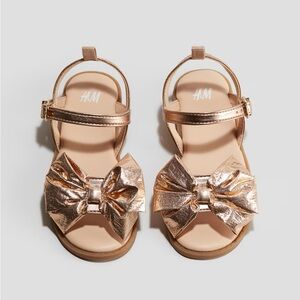 H&M girls shimmery bow sandals size 11
